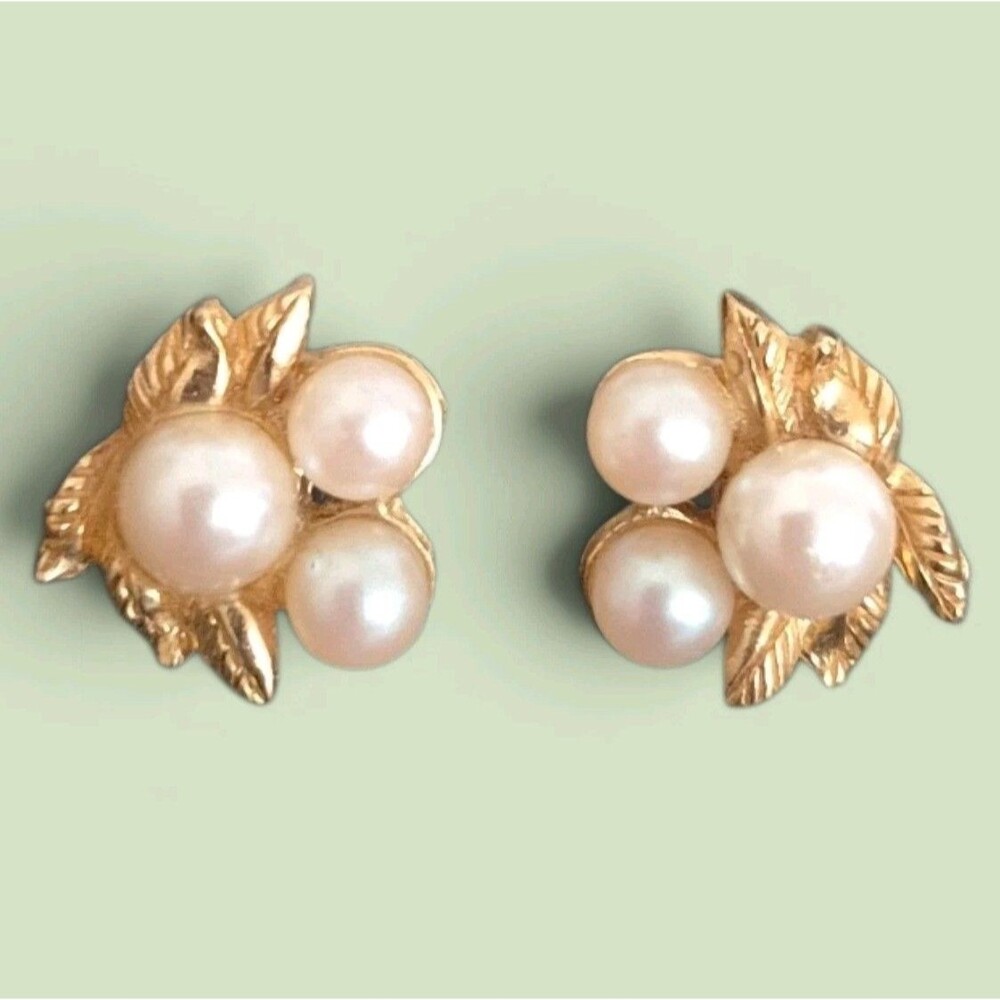 Vintage Cluster Faux Pearl Stud Earrings Gold Tone Leafy
